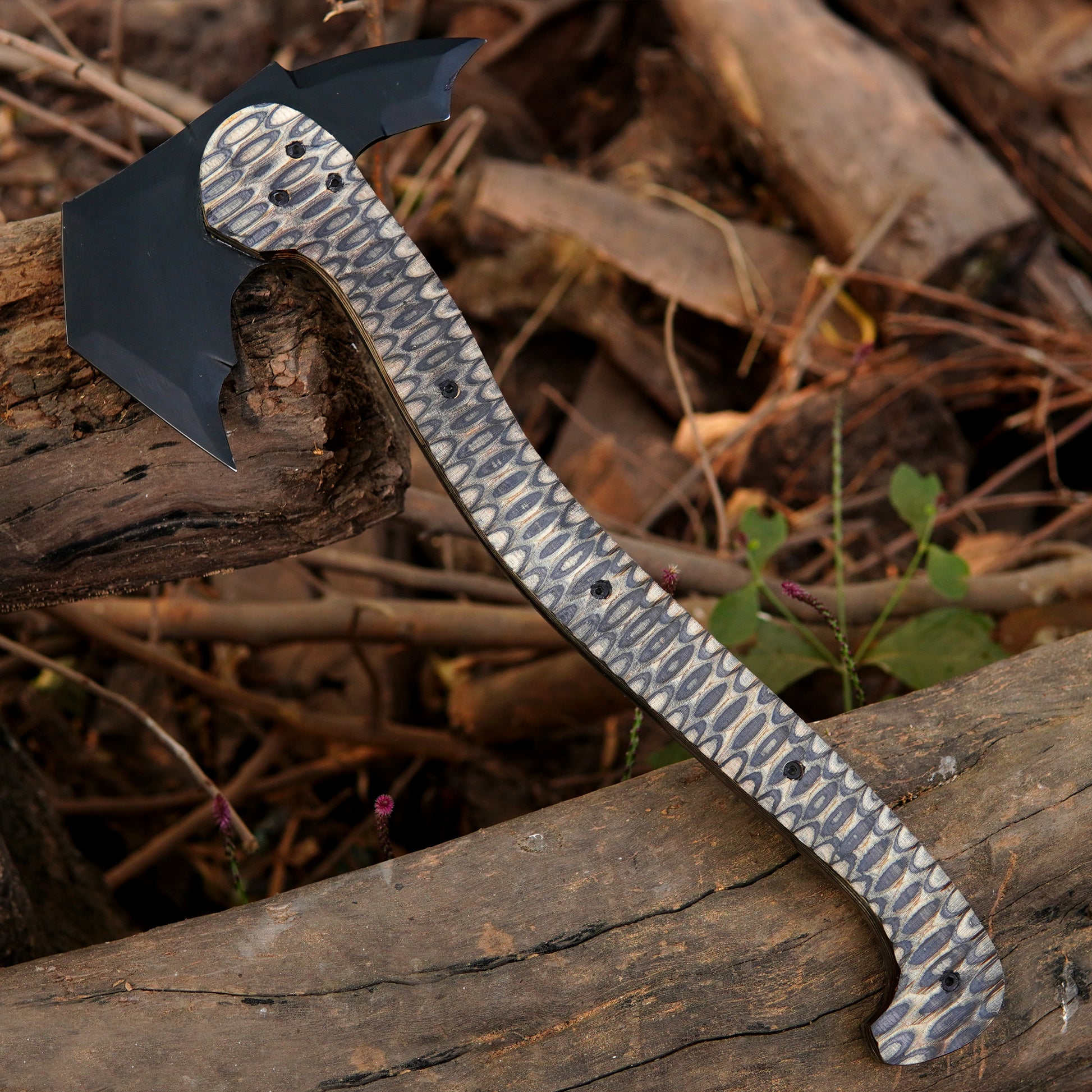 Premium handmade axe designed as a thoughtful gift for outdoor enthusiasts.