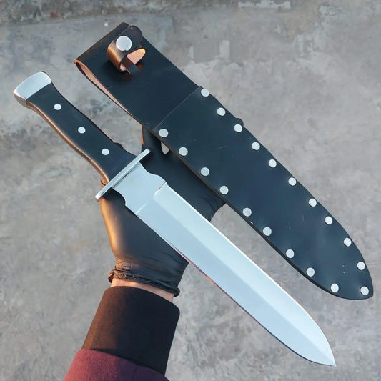 Custom handmade short sword with full tang carbon steel blade.