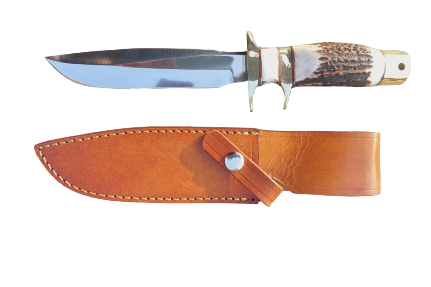Outdoor carbon steel subhilt knife with natural handle, handmade brass fittings, and polished blade. Delivered with a high-quality stitched leather sheath, this knife is ideal for hunters, outdoor lovers, and collectors of custom knives.